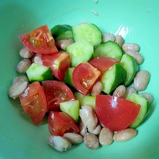 豆とトマトときゅうりのサラダ